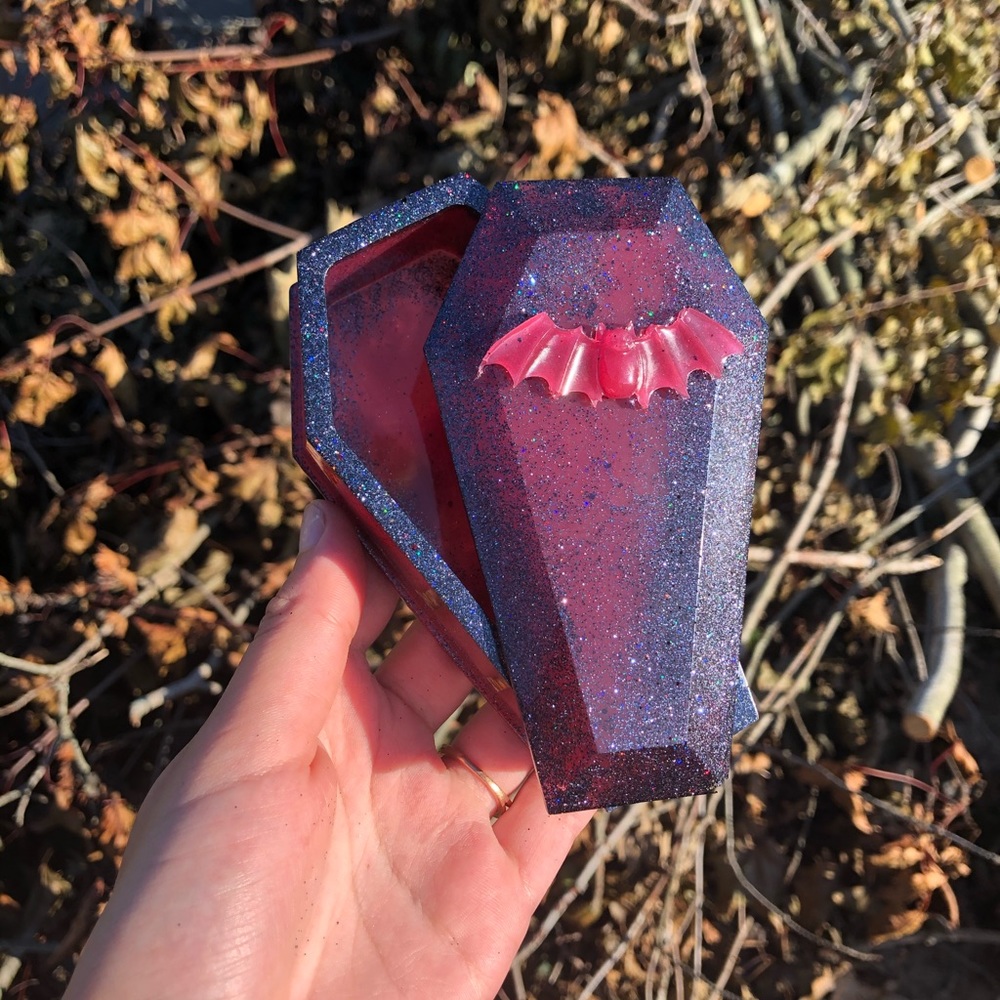 Coffin resin trinket box/ jewelry holder coffin